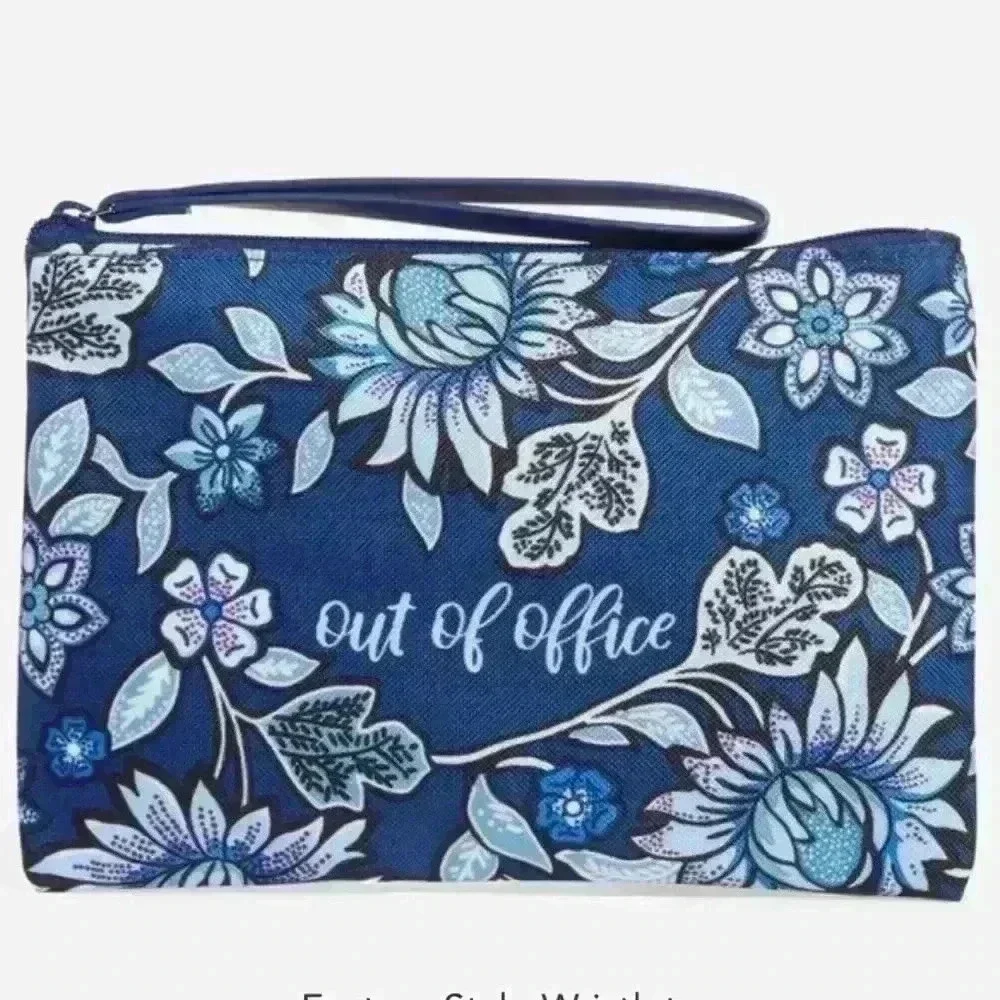 Vera Bradley “Out Of Office” Wristlet in Tropics Tapestry - NWT